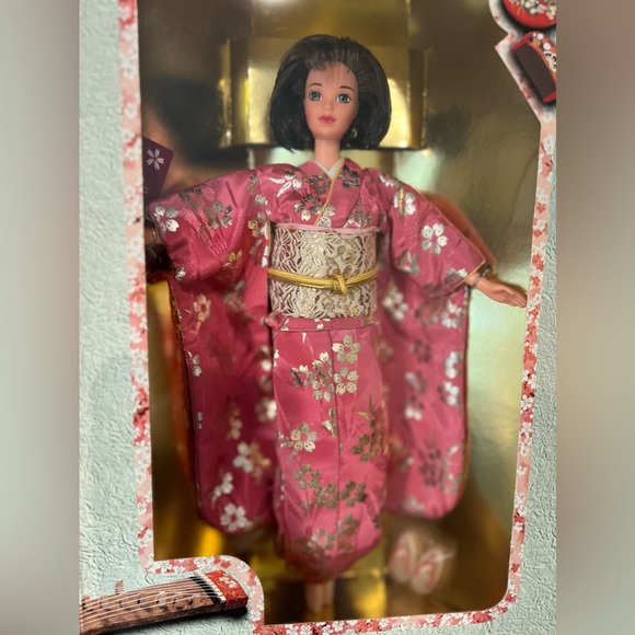 NIB/NRFP Limited Edition: (Japanese) Happy New Year Barbie doll (1996)